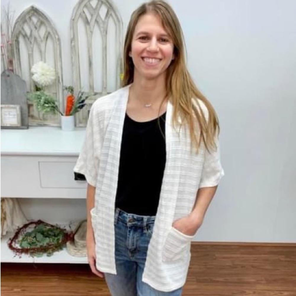 Short sleeves cardigan